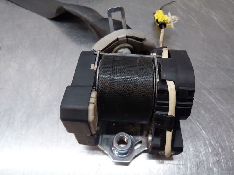 Recambio de cinturon seguridad delantero derecho para volkswagen caddy ka/kb (2c) monospace referencia OEM IAM   