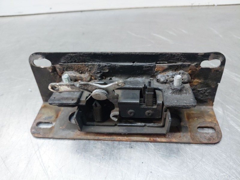 Recambio de cerradura maletero / porton para volkswagen caddy ka/kb (2c) monospace referencia OEM IAM   