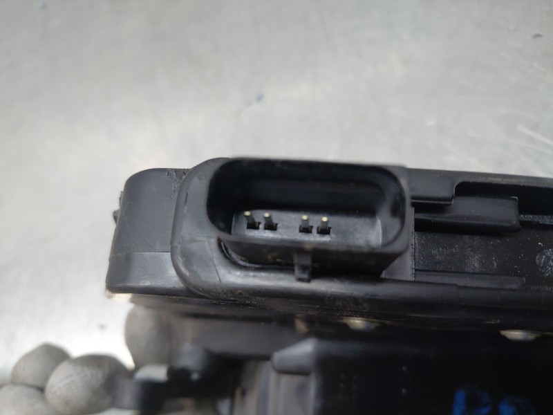 Recambio de cerradura puerta trasera derecha para iveco daily 35s16 35-160 referencia OEM IAM   
