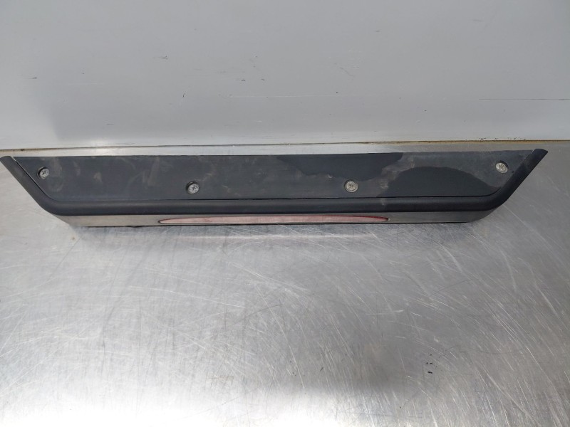 Recambio de luz central de freno para iveco daily 35s16 35-160 referencia OEM IAM   