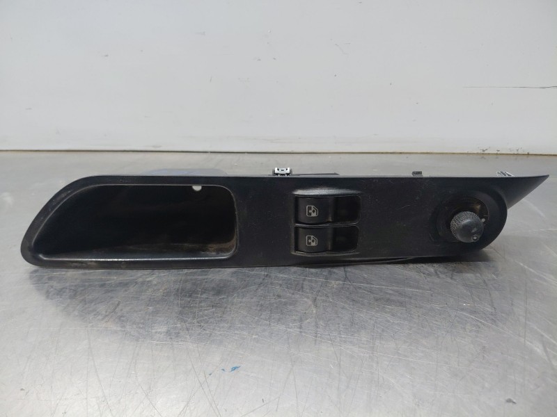 Recambio de mando elevalunas delantero izquierdo para iveco daily 35s16 35-160 referencia OEM IAM   