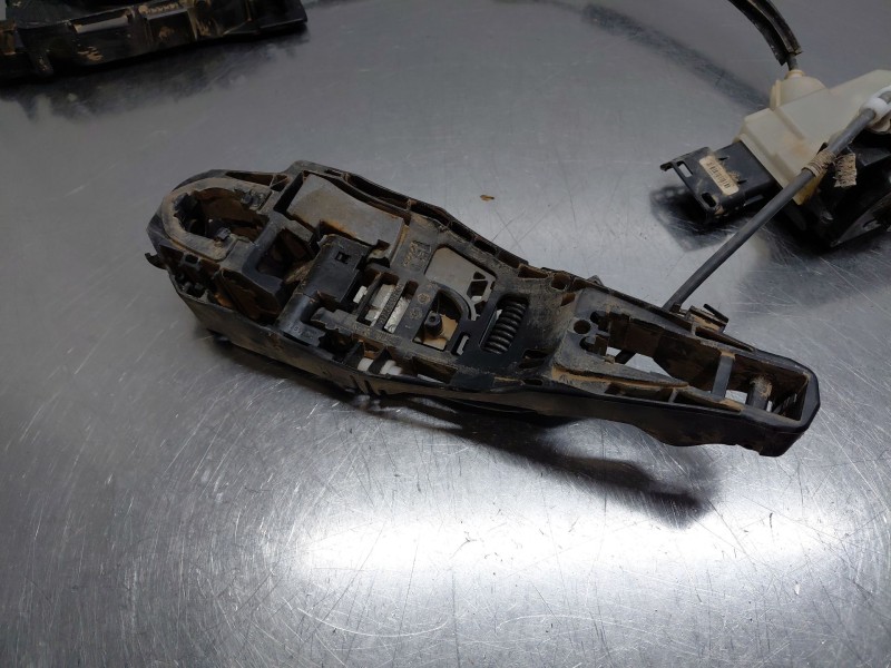 Recambio de cerradura puerta trasera izquierda para peugeot 508 active referencia OEM IAM 9813154080  