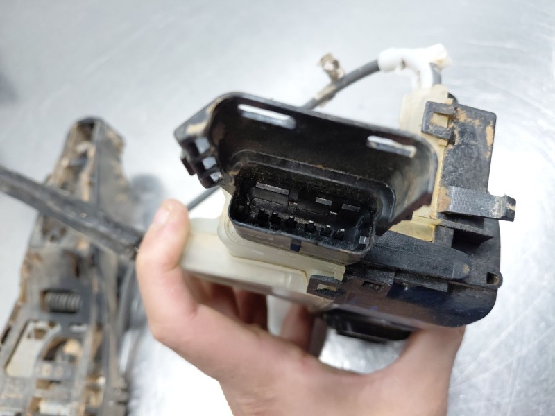 Recambio de cerradura puerta trasera izquierda para peugeot 508 active referencia OEM IAM 9813154080  