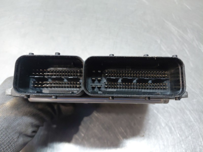 Recambio de centralita motor uce para volkswagen caddy ka/kb (2c) monospace referencia OEM IAM   