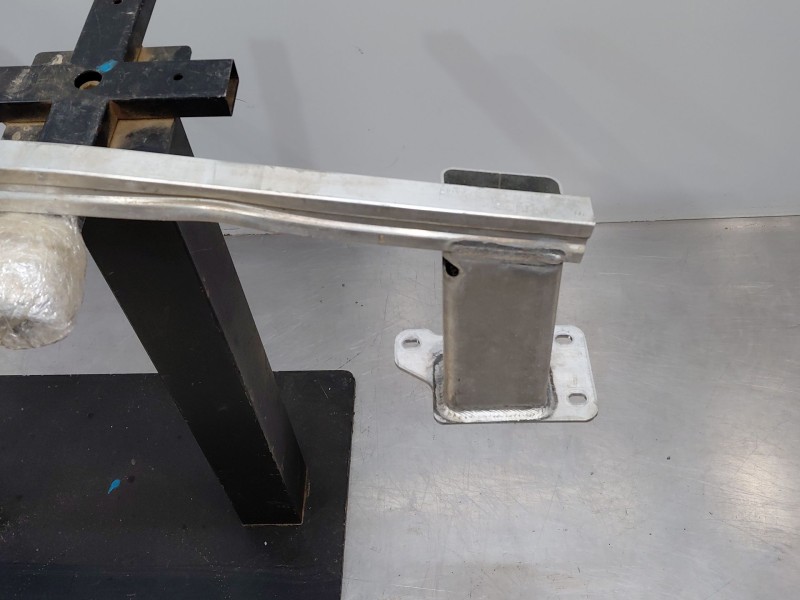 Recambio de travesaño inferior delantero para peugeot 508 active referencia OEM IAM 9822535580  