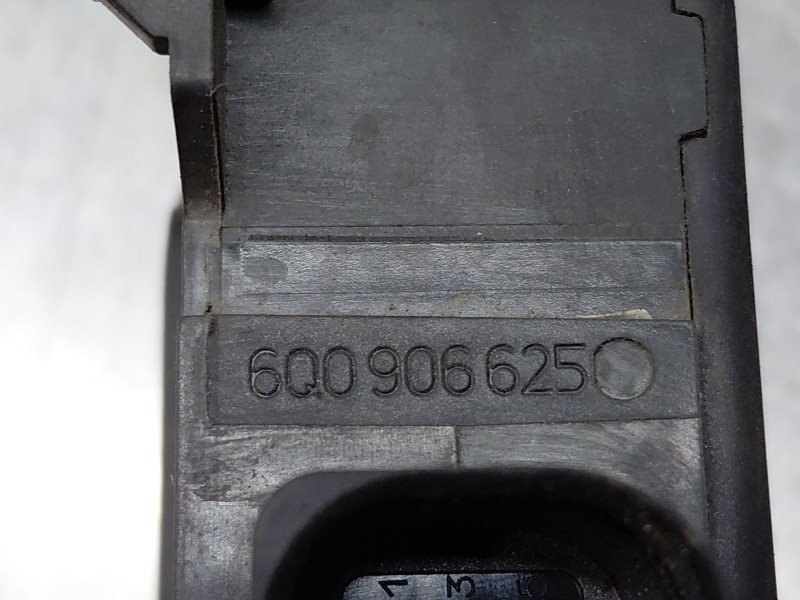 Recambio de valvula aire adicional para skoda octavia ii (1z3) 1.9 tdi referencia OEM IAM   