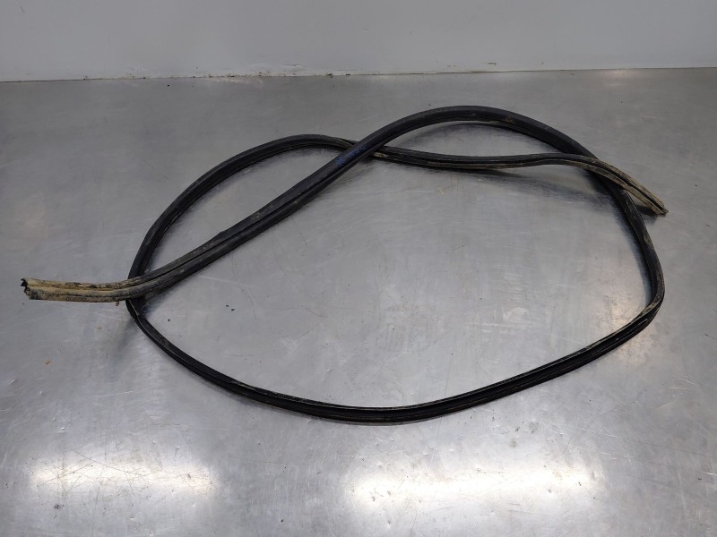 Recambio de gomas contorno puerta para iveco daily 35s16 35-160 referencia OEM IAM 504364956  