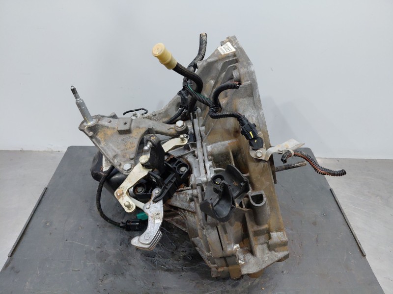 Recambio de caja cambios para dacia sandero iii driving referencia OEM IAM 320101823R  