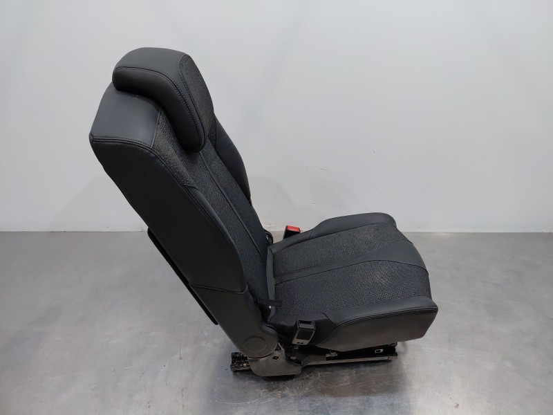 Recambio de asiento trasero medio para peugeot 5008 allure referencia OEM IAM   