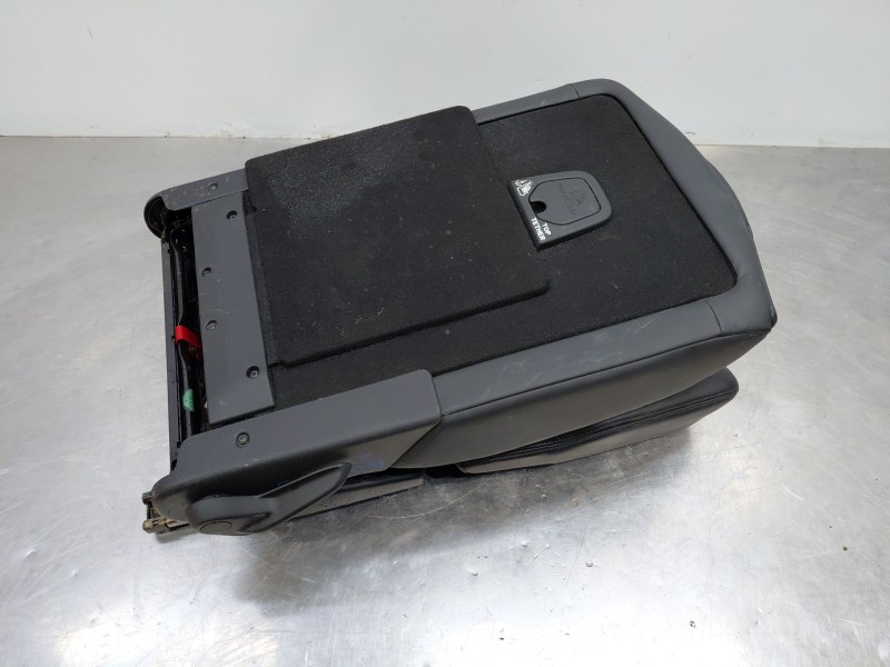 Recambio de asientos trasero derecho para peugeot 5008 allure referencia OEM IAM   