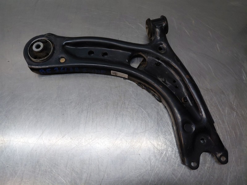 Recambio de brazo suspension inferior delantero derecho para volkswagen golf viii lim. (cd1) bluemotion referencia OEM IAM   