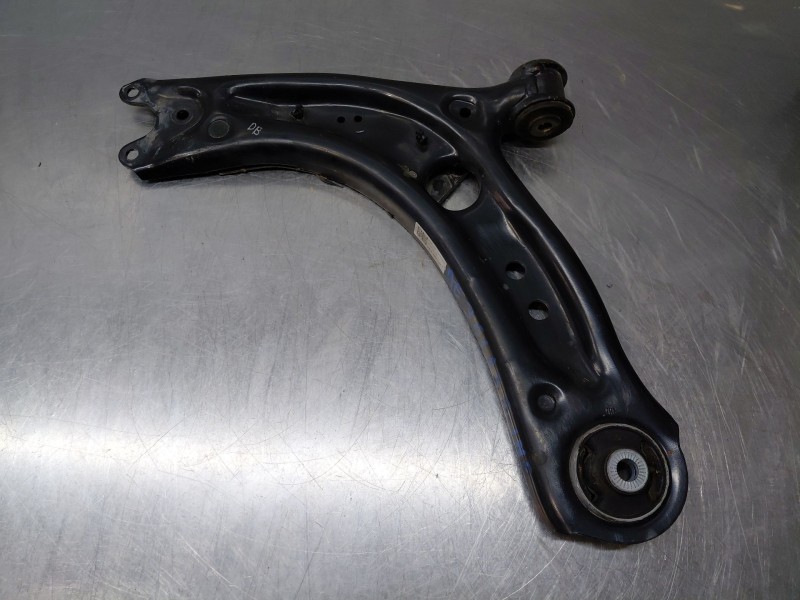 Recambio de brazo suspension inferior delantero izquierdo para volkswagen golf viii lim. (cd1) bluemotion referencia OEM IAM   