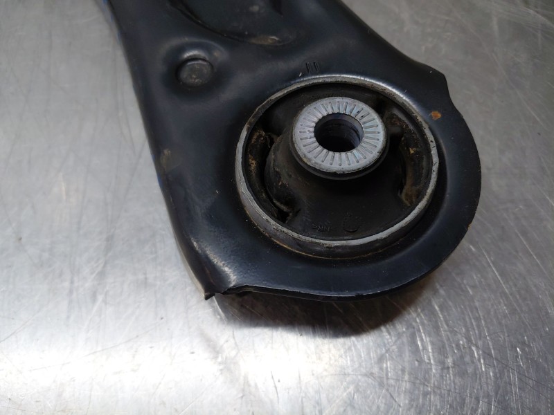 Recambio de brazo suspension inferior delantero izquierdo para volkswagen golf viii lim. (cd1) bluemotion referencia OEM IAM   