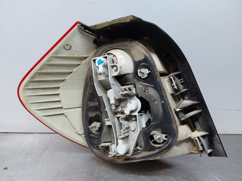 Recambio de piloto trasero derecho para bmw 1 (e87) 118 d referencia OEM IAM 63217164956  
