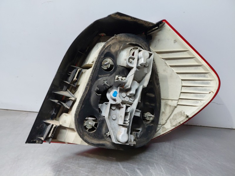 Recambio de piloto trasero izquierdo para bmw 1 (e87) 118 d referencia OEM IAM 63210432620  