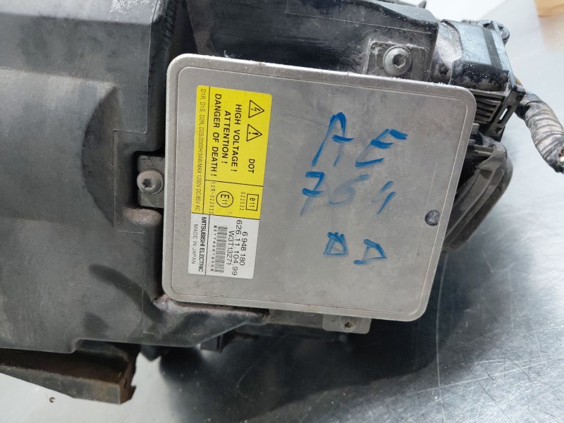 Recambio de faro derecho para bmw 3 (e90) 320 d referencia OEM IAM 63117161668  