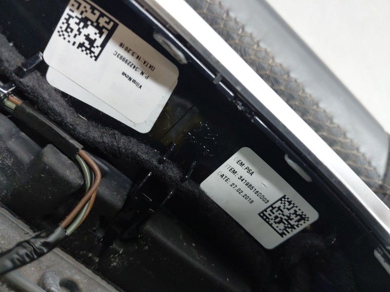 Recambio de volante para peugeot 5008 allure referencia OEM IAM   
