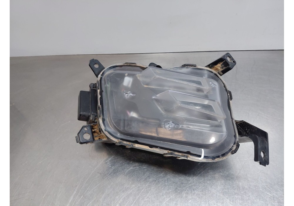Recambio de faro antiniebla derecho para kia sportage concept referencia OEM IAM   