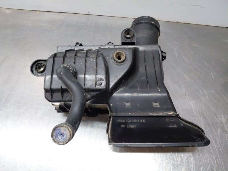 Recambio de filtro aire para volkswagen golf viii lim. (cd1) bluemotion referencia OEM IAM 5q0129601bb 5q0129601bb 