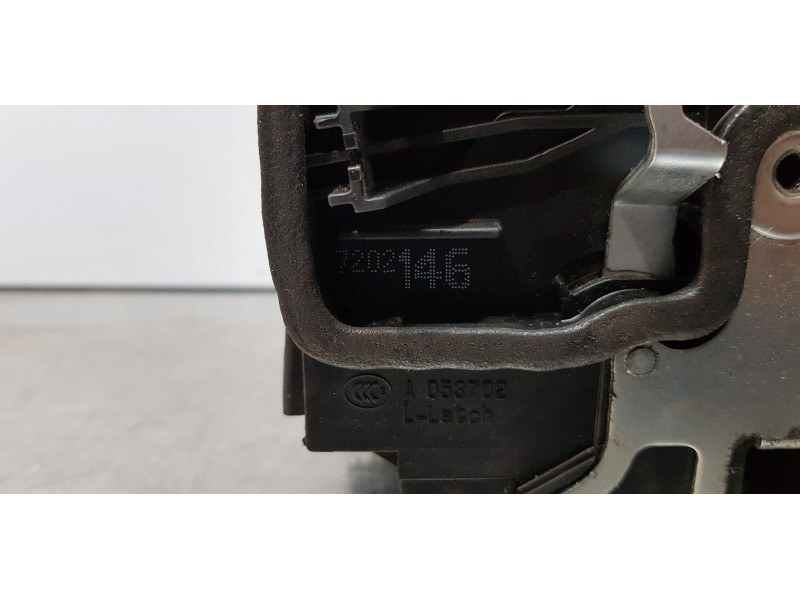 Recambio de cerradura puerta delantera derecha para bmw serie 1 berlina (e81/e87) 123d referencia OEM IAM 7202146  