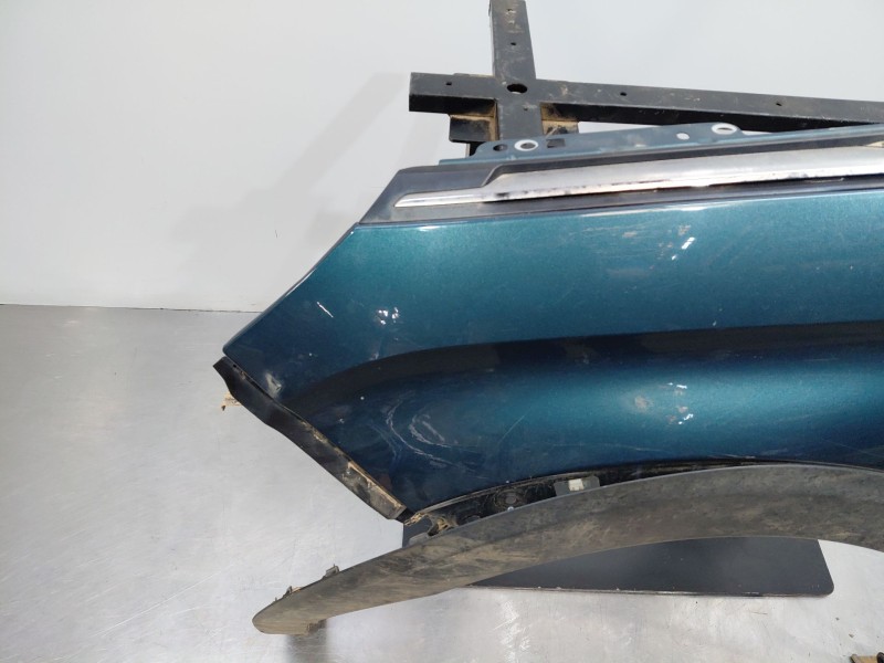 Recambio de aleta delantera izquierda para peugeot 5008 allure referencia OEM IAM 9812305780  