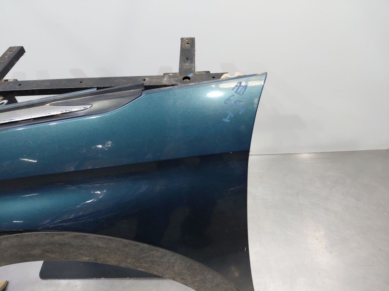Recambio de aleta delantera izquierda para peugeot 5008 allure referencia OEM IAM 9812305780  