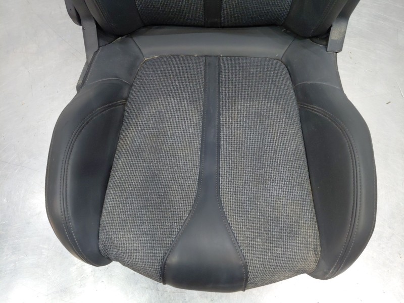 Recambio de asiento delantero derecho para peugeot 5008 allure referencia OEM IAM 9812349580  