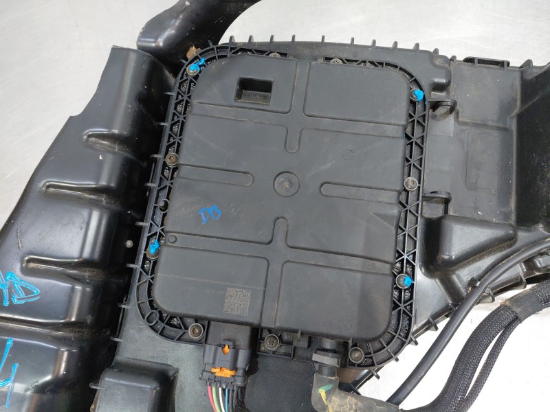 Recambio de deposito aditivo adblue fap ( deposito grande ) para peugeot 5008 allure referencia OEM IAM   