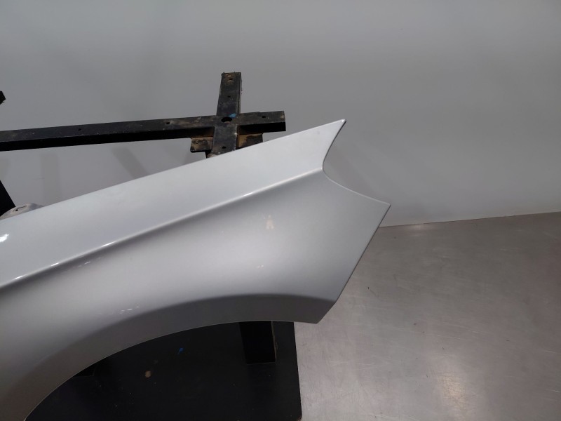 Recambio de aleta delantera derecha para mercedes-benz clase a (w176) design referencia OEM IAM A1768810201  