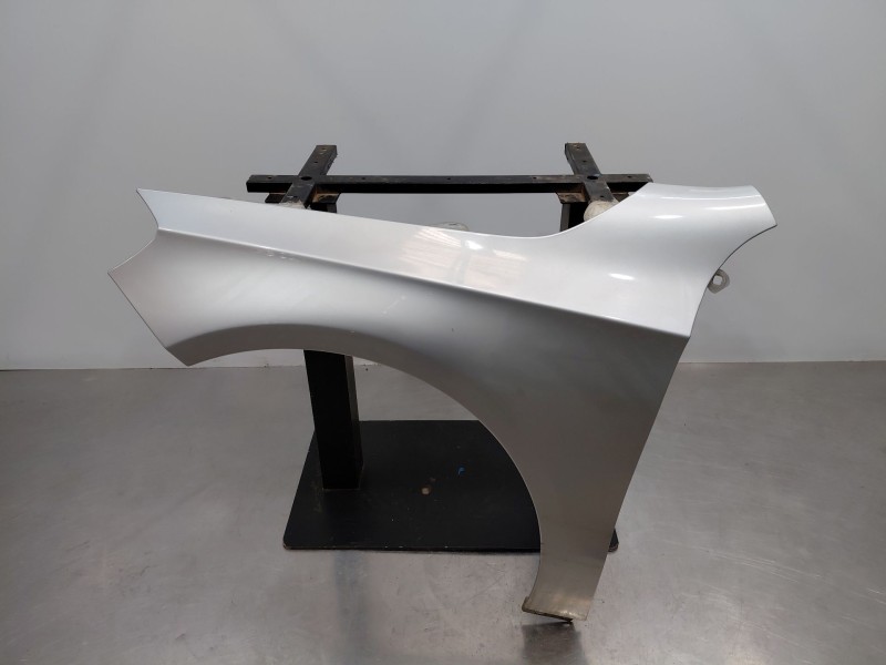Recambio de aleta delantera izquierda para mercedes-benz clase a (w176) design referencia OEM IAM A1768810101  