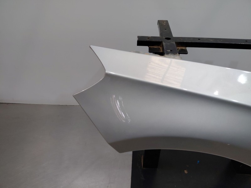 Recambio de aleta delantera izquierda para mercedes-benz clase a (w176) design referencia OEM IAM A1768810101  