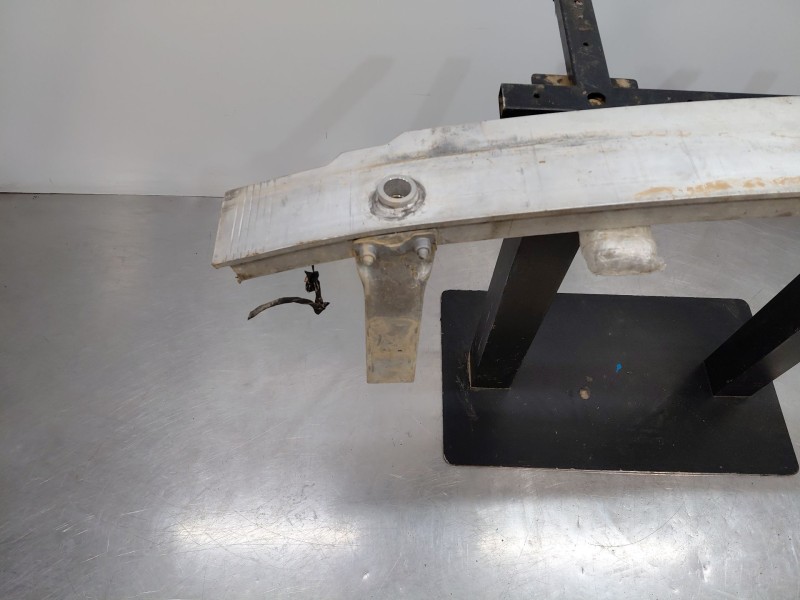 Recambio de refuerzo paragolpes delantero para mercedes-benz clase a (w176) design referencia OEM IAM A2466201100 A2466201834 