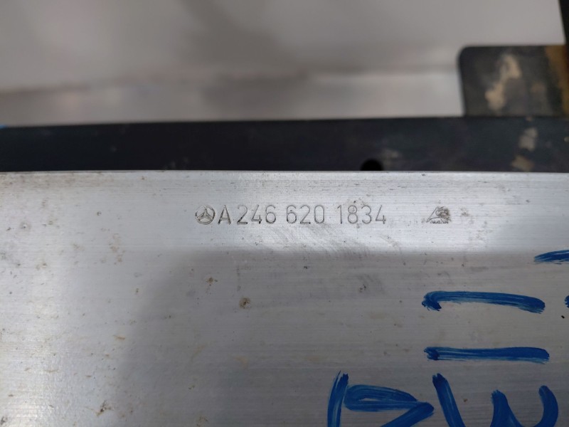 Recambio de refuerzo paragolpes delantero para mercedes-benz clase a (w176) design referencia OEM IAM A2466201100 A2466201834 