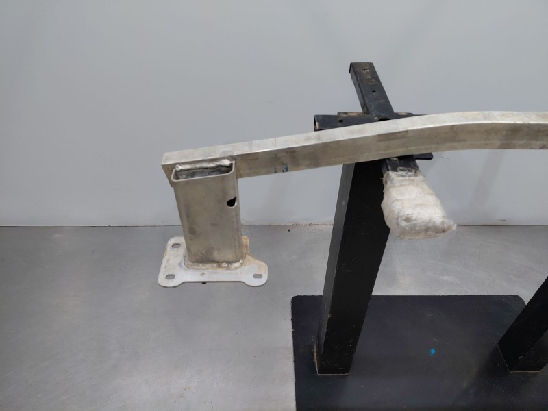 Recambio de refuerzo paragolpes delantero para peugeot 5008 allure referencia OEM IAM   