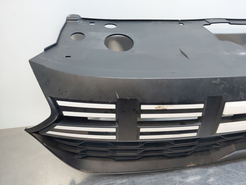 Recambio de rejilla delantera para dacia sandero iii driving referencia OEM IAM 622545391R 622547147R 