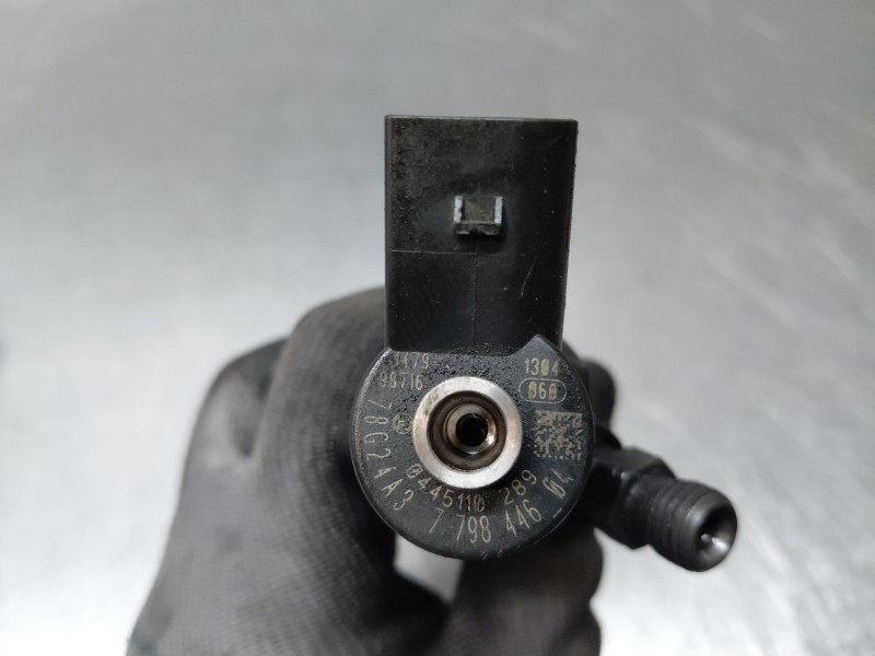 Recambio de inyector para bmw 1 (e81) 116 d referencia OEM IAM   