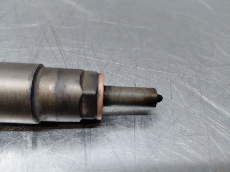 Recambio de inyector para bmw 1 (e81) 116 d referencia OEM IAM   