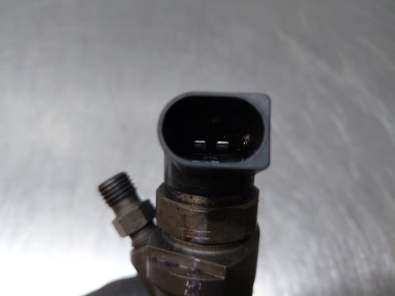 Recambio de inyector para bmw 1 (e81) 116 d referencia OEM IAM   