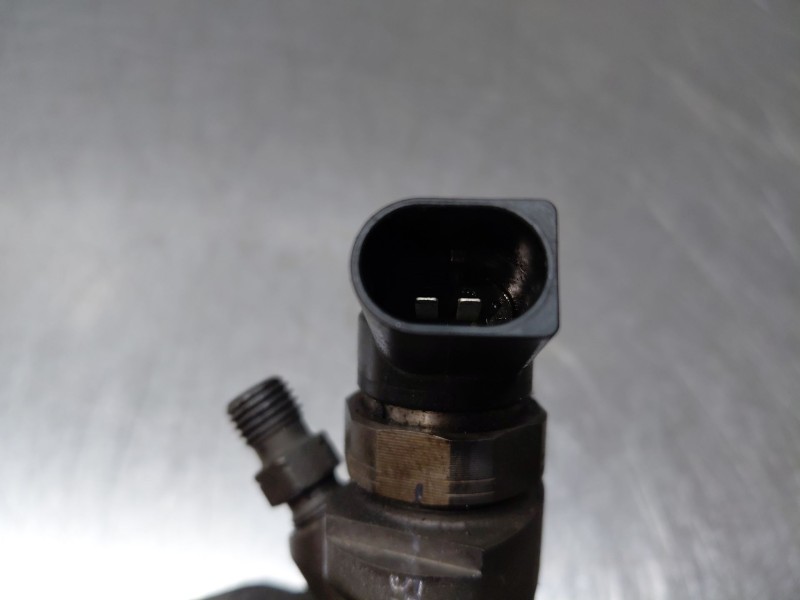 Recambio de inyector para bmw 1 (e81) 116 d referencia OEM IAM   