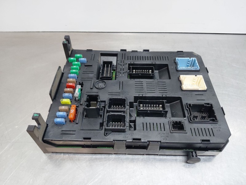 Recambio de caja reles / fusibles para peugeot 307 (3a/c) 1.6 hdi 110 referencia OEM IAM   