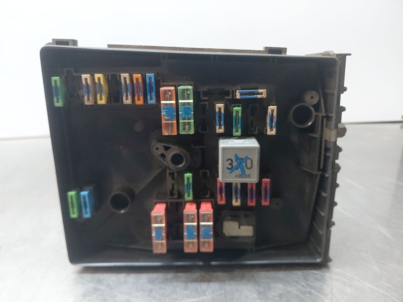Recambio de caja reles / fusibles para seat leon (1p1) 1.9 tdi referencia OEM IAM   