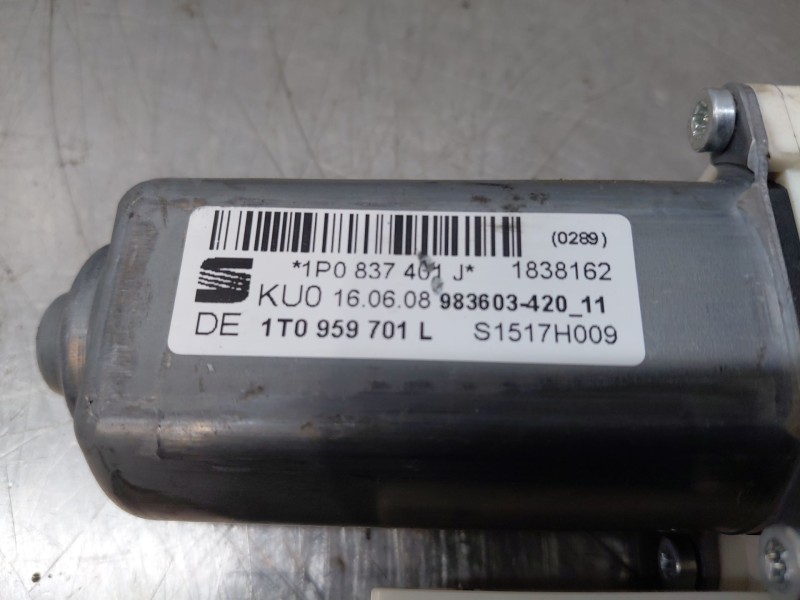 Recambio de motor elevalunas delantero izquierdo para seat leon (1p1) 1.9 tdi referencia OEM IAM   
