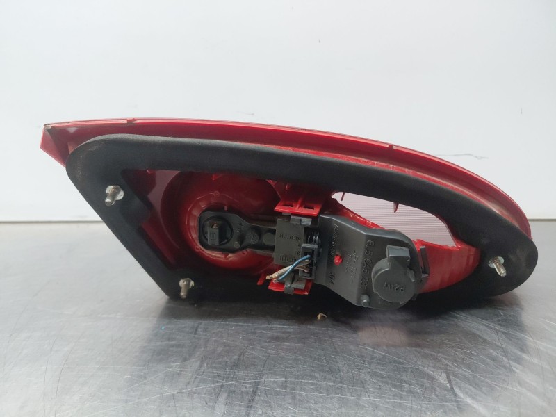 Recambio de piloto trasero derecho interior para seat leon (1p1) 1.9 tdi referencia OEM IAM   