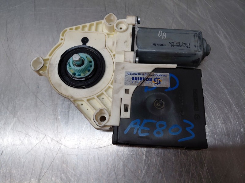 Recambio de motor elevalunas delantero derecho para seat leon (1p1) 1.9 tdi referencia OEM IAM   