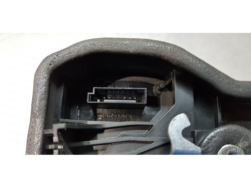 Recambio de cerradura puerta delantera derecha para bmw serie 1 berlina (e81/e87) 123d referencia OEM IAM 7202146  