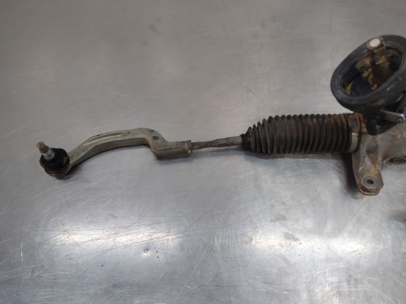 Recambio de cremallera direccion para mercedes-benz clase a (w176) design referencia OEM IAM A2464604701  