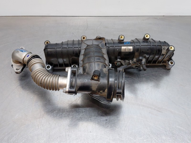 Recambio de colector admision para iveco daily 35s16 35-160 referencia OEM IAM 504384189  