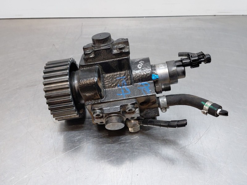 Recambio de bomba inyeccion para iveco daily 35s16 35-160 referencia OEM IAM 445010320  