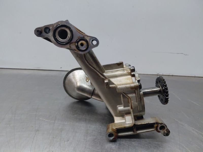 Recambio de bomba aceite para opel astra k lim. 5türig dynamic referencia OEM IAM 12666331  