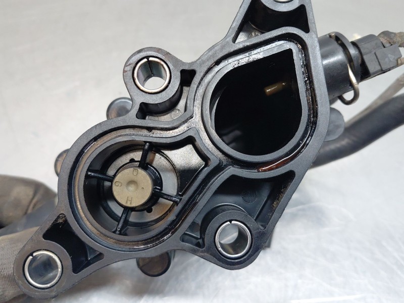 Recambio de termostato para hyundai kona hybrid referencia OEM IAM 2560003HC5  